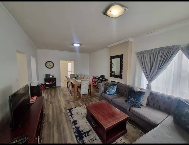 3 BEDROOM APARTMENT FOR SALE IN GREENSTONE HILL